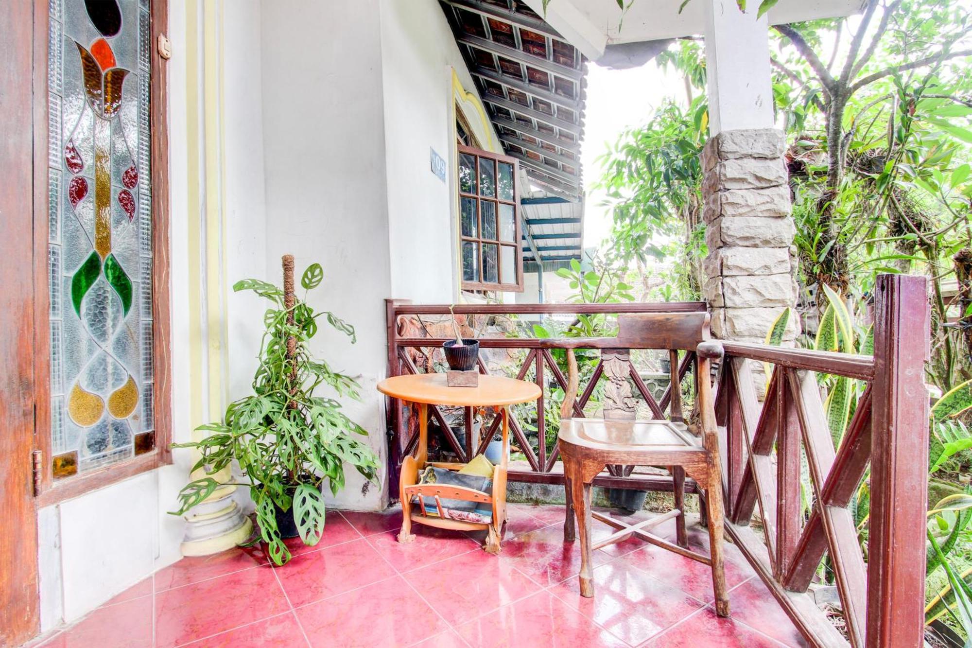 Oyo 94000 Omah Citra Genia Homestay Ngaglik Екстер'єр фото